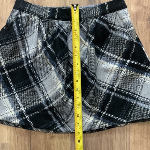 Old Navy Plaid Wool Skirt, Size 0 - Picture 3 of 8